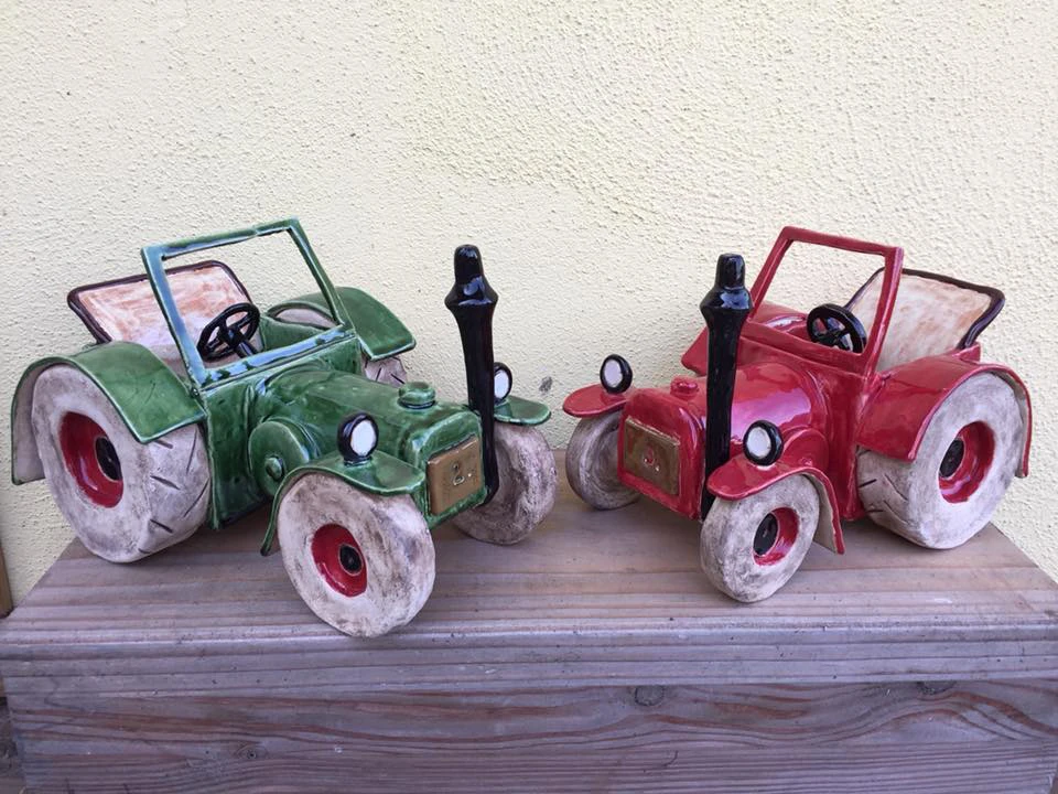 Traktoren aus Keramik